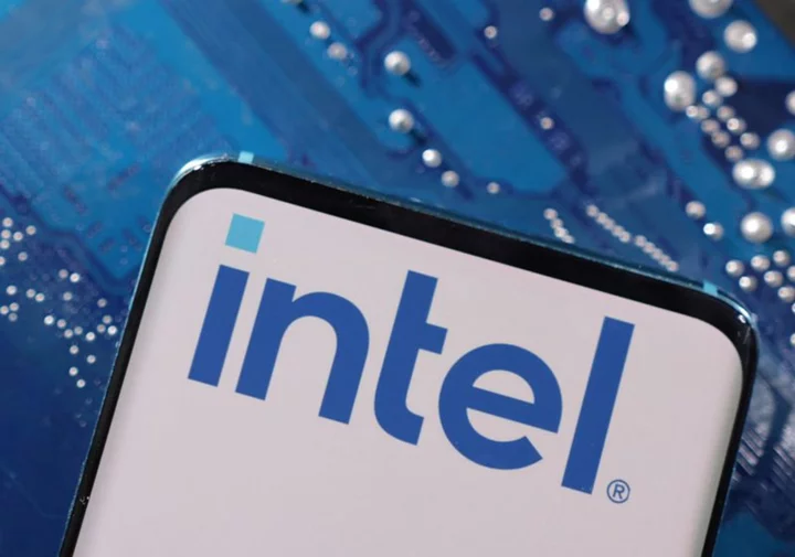 Intel forecasts 4th-quarter revenue above expectations