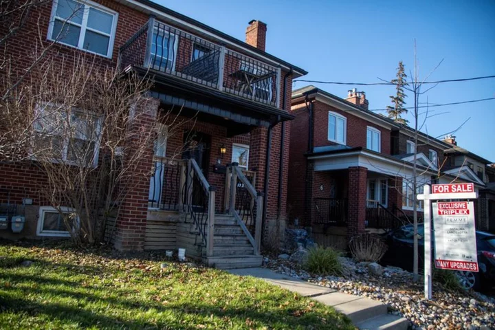 Canadian home sales rise at slower pace as BoC resumes rate hikes