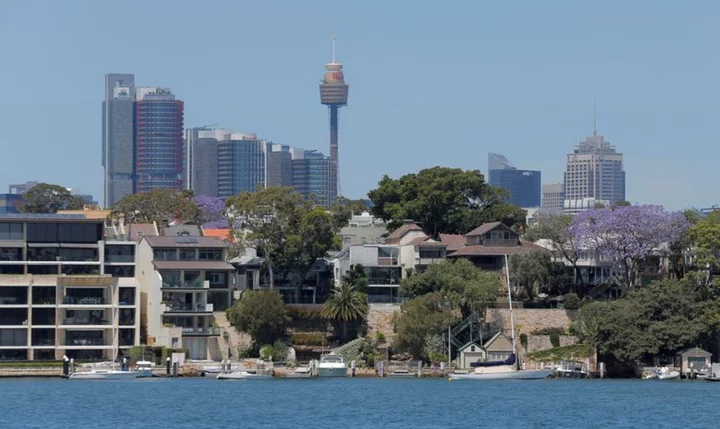 Foreign bank lending to Australian offices hits record as local banks retreat