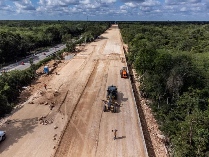 AMLO’s Flagship Projects Drive Big Boost in Mexico’s 2024 Budget