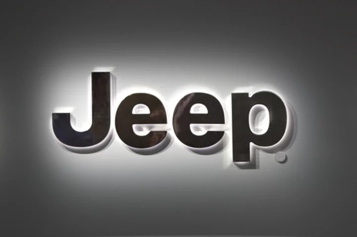 US closes investigations into problems with 2 Jeep SUVs without seeking recalls