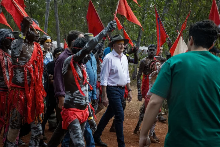 Albanese Warns on Indigenous Vote Failure as Poll Support Wanes