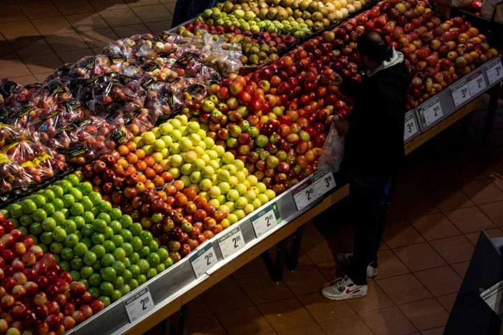 Bank of Canada cut 2023 growth forecast, sees persistently high inflation