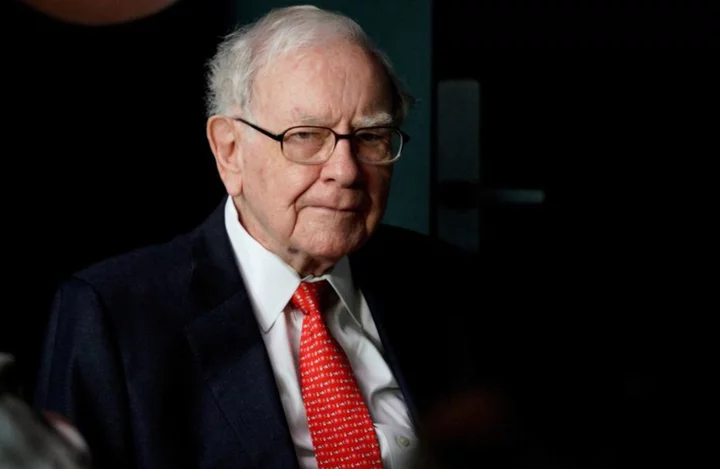 Warren Buffett donates $27 million Berkshire stock