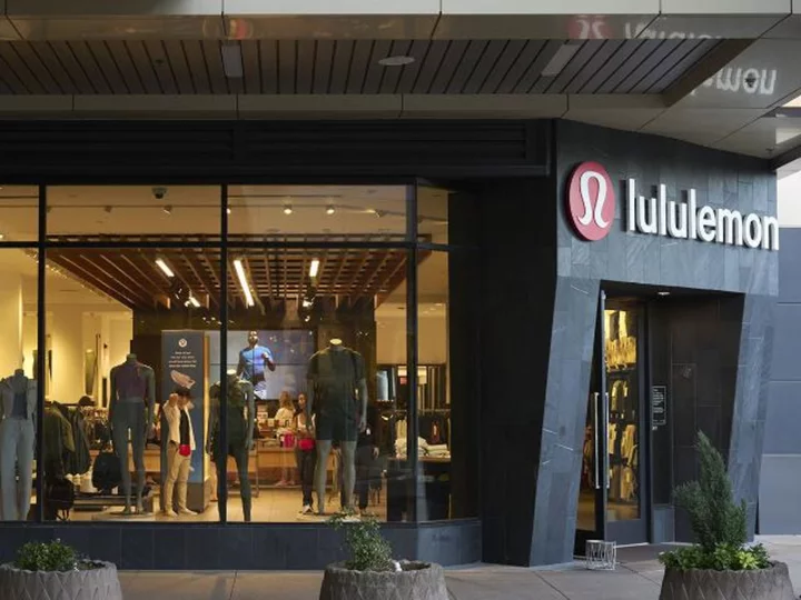 In Lululemon and Dollar General earnings, signs of a possible economic split