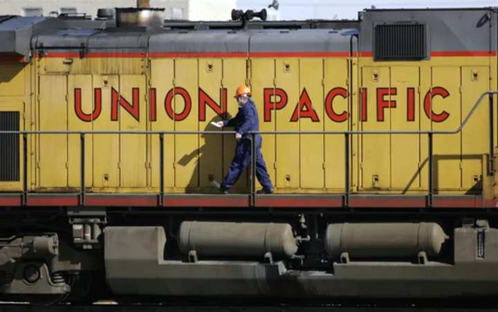 Union Pacific railroad to renew push for 1-person crews by testing conductors in trucks