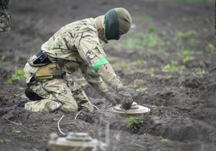 Ukrainian deminers get training in Cyprus from US, Irish experts