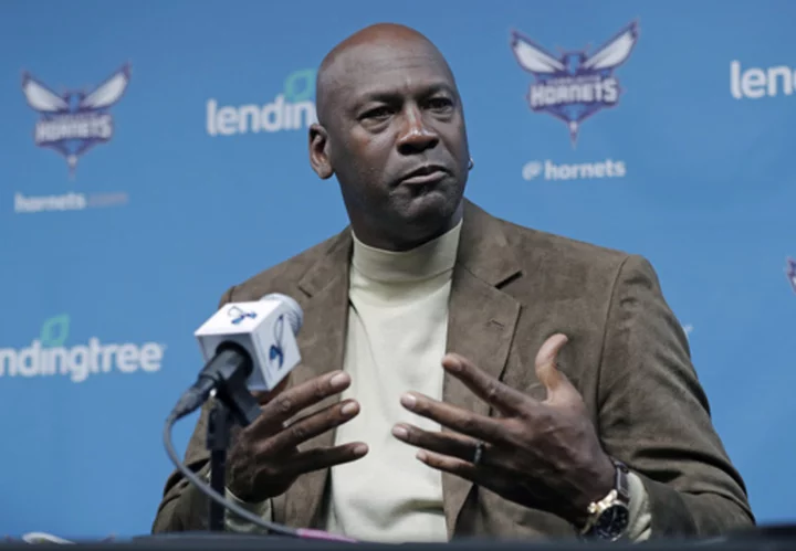 Michael Jordan selling majority ownership stake in Charlotte Hornets