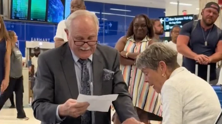 'Beautiful' moment pensioner proposes to high school crush 60 years after they first met