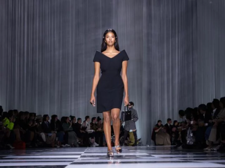 Vanessa Bryant cheers on daughter Natalia during runway debut in Milan