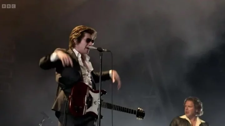 Fans slam 'awful' Arctic Monkeys Glastonbury set