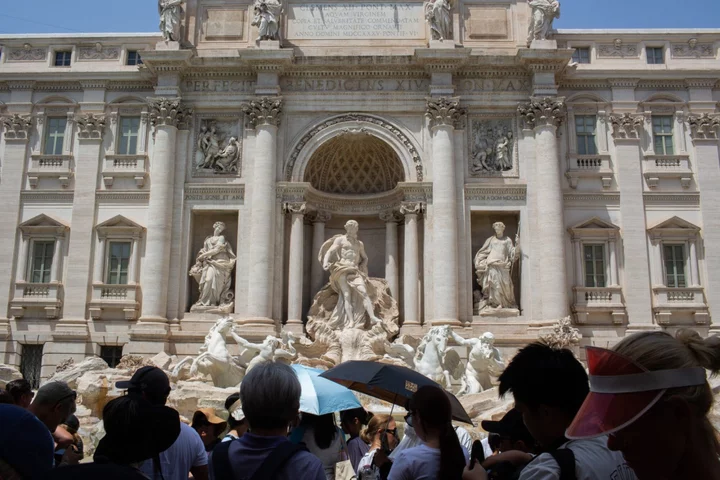 Italy’s Meloni Wants to Help Tourists Struggling to Hail a Taxi