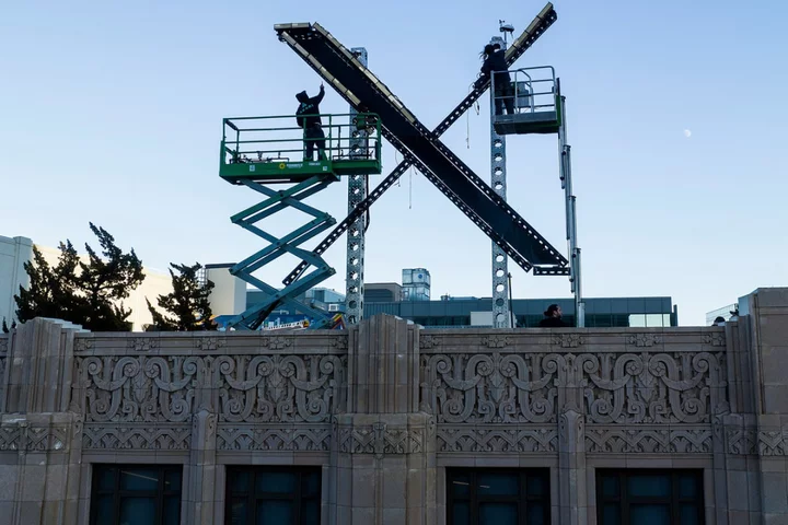 Flashing ‘X’ sign removed from Twitter’s headquarters in San Francisco