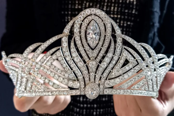 Coronation tiara crowns Geneva jewels auction