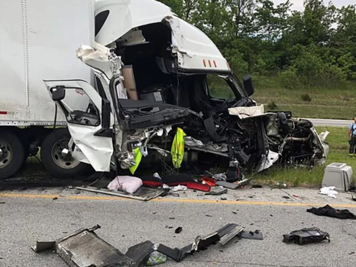 7-vehicle crash kills 1, injures 2 near Indianapolis