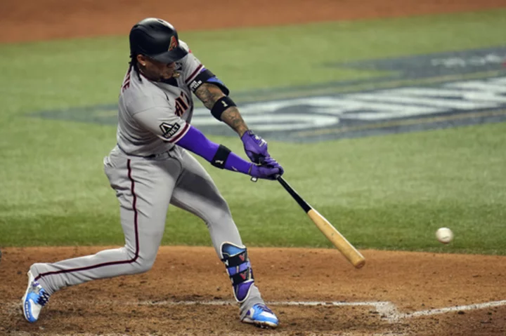 D-backs' Ketel Marte passes Derek Jeter, two others for longest postseason hitting streak