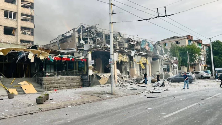 Kramatorsk: Russian missile strike hits restaurants in Ukrainian city