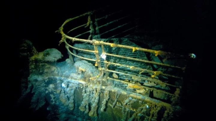 Titanic tourist submersible: Rescuers scan ocean as clock ticks