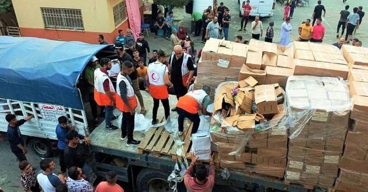 Gaza aid distribution struggles amid overcrowding, debris, lack of fuel