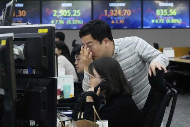 Stock market today: Global shares decline ahead of reports