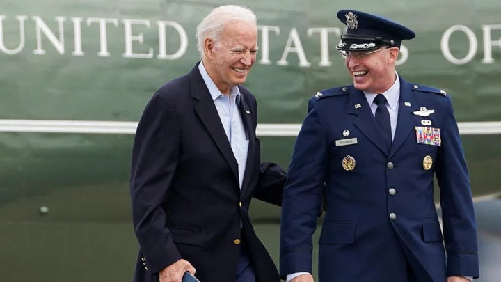 War in Ukraine: Biden flies to UK amid concern over cluster bombs