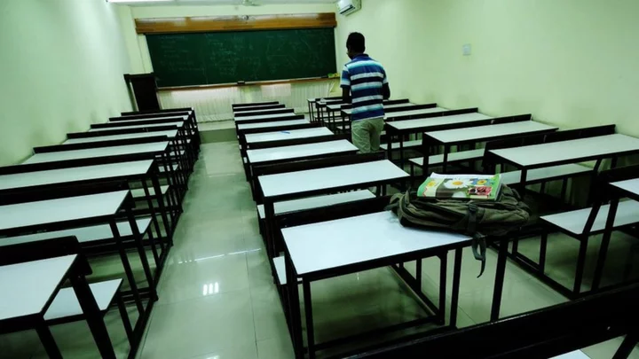 Kota: Stricter rules for India student hub after suicides