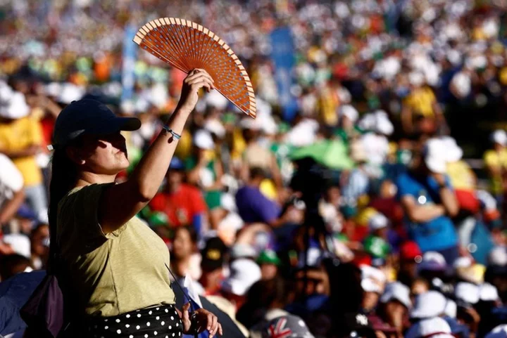 Lisbon on 'red' alert as temperatures soar on last days of pope's visit