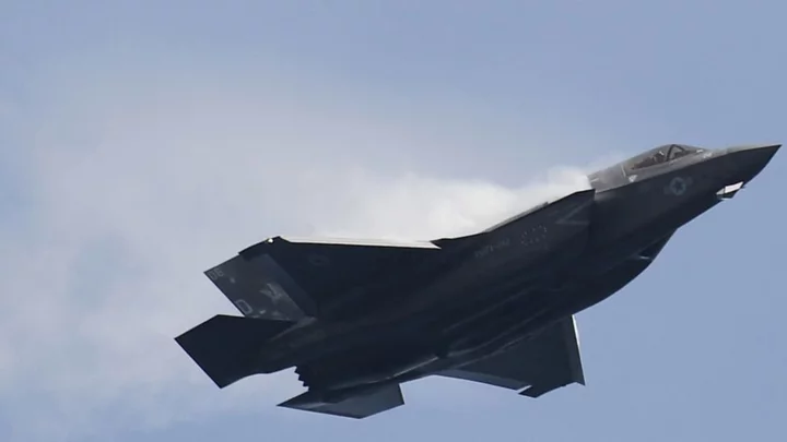 F-35 crash: Pilot called 911 after parachuting into backyard