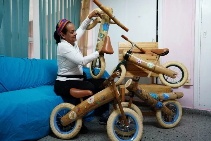 Eco-friendly bamboo bicycles hit the streets in Cuba