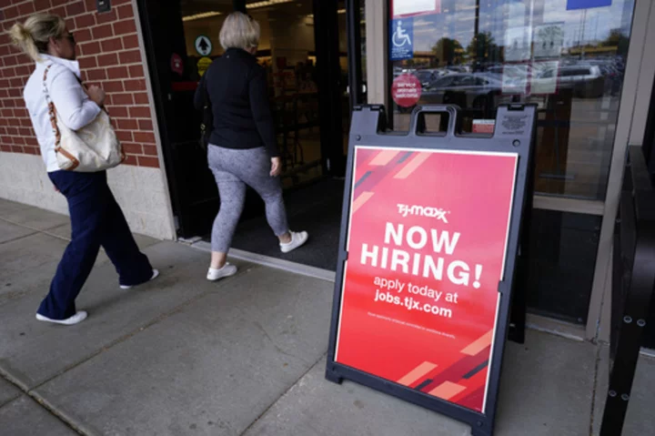 Weekly US applications for jobless benefits slide to lowest level in 5 months