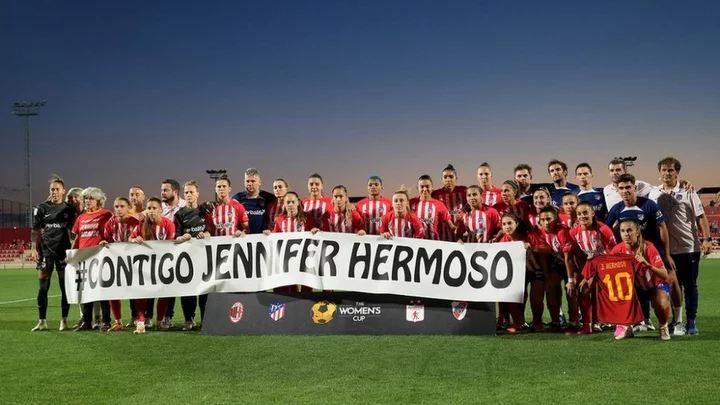 Jenni Hermoso: Players and fans support Spain World Cup star in kiss row