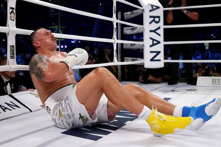 Major controversy as Oleksandr Usyk beats Daniel Dubois after ‘low blow’ body shot