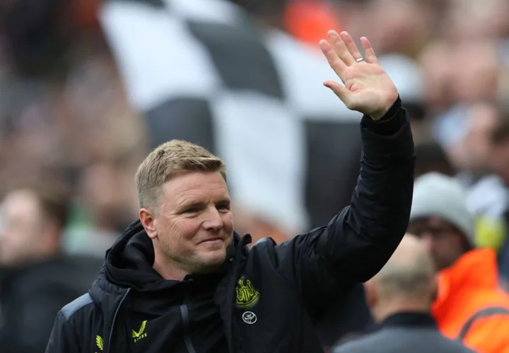 Soccer-Leeds fined by FA after fan push on Newcastle's Howe