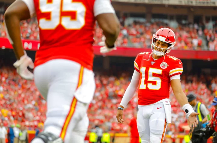 Chiefs Rumors: Mahomes shocked by Jones, Brittany Mahomes correction, Karlaftis update