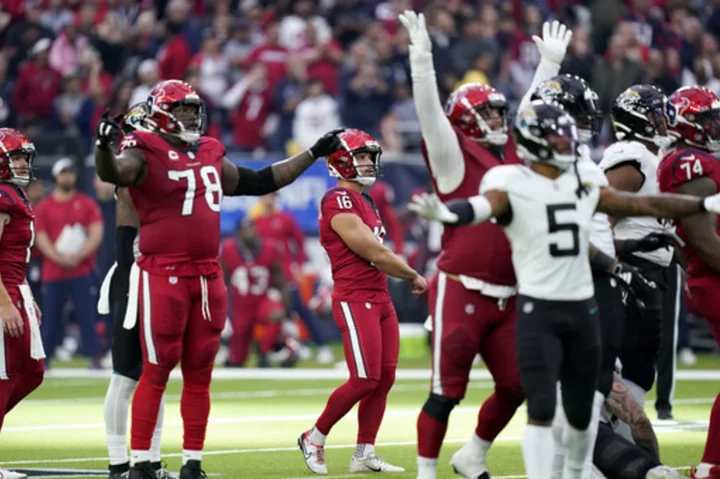 Doink! Texans fall to Jags when Ammendola's 58-yard field goal try hits crossbar