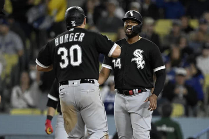 White Sox lose Clevinger and Grifol before beating Dodgers 8-4 to snap 3-game skid