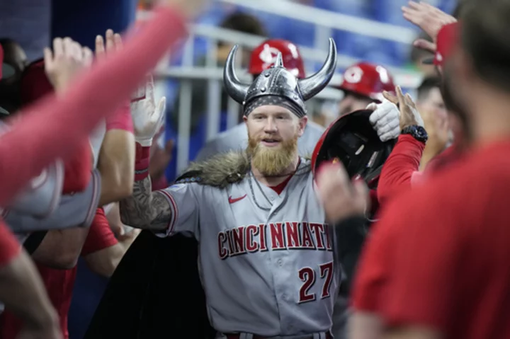 Fraley homers again as Reds beat Alcantara and Marlins 6-5