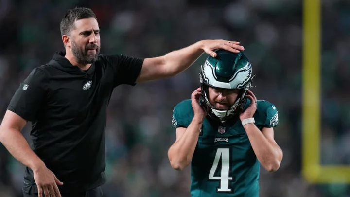 Nick Sirianni and Jake Elliott Made Silly Faces After His 61-Yard Field Goal