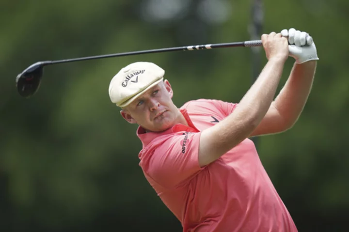 Harry Hall takes 22 putts in career-best 62 for Colonial lead