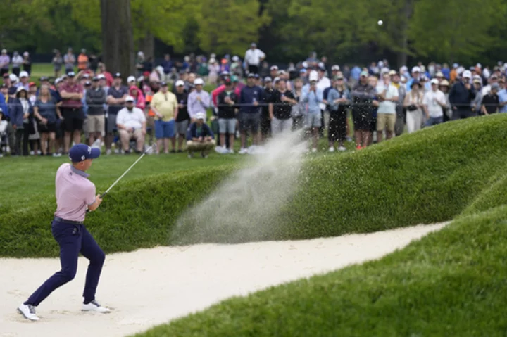 Defending champ Justin Thomas makes cut on number at PGA Championship