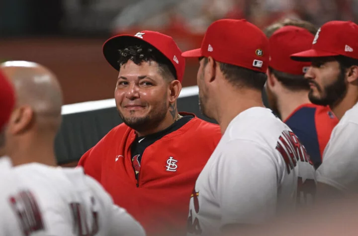 Cardinals: 3 reasons Yadier Molina would make a better than Oli Marmol