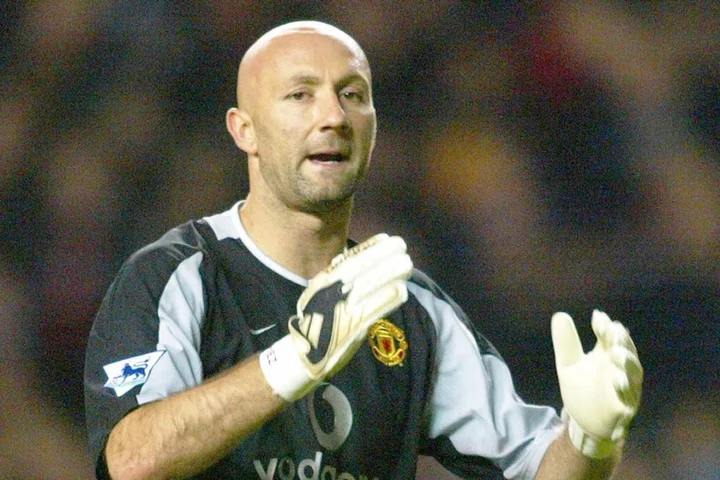 On this day in 2006: France’s former Man Utd goalkeeper Fabien Barthez retires