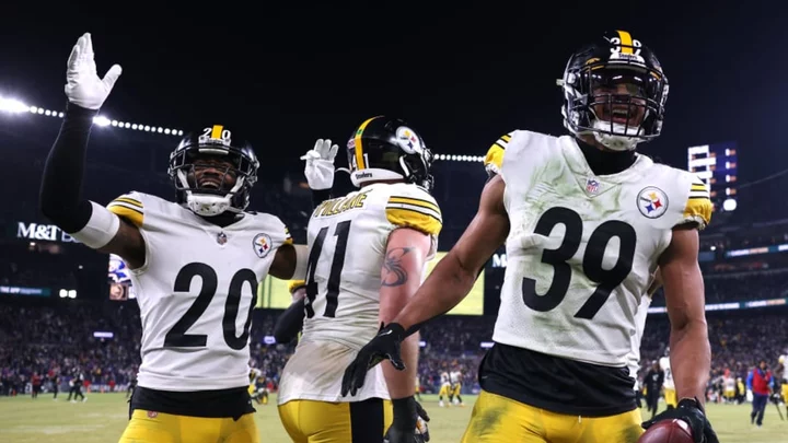 Like Hell You're Going to Step on the Logo in the Steelers Locker Room on Minkah Fitzpatrick's Watch