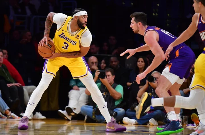 The Whiteboard: Which version of Anthony Davis do the Lakers want?