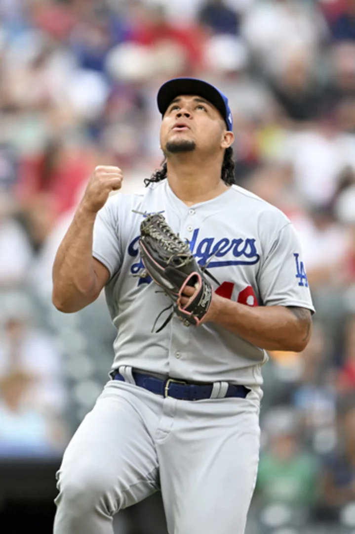 Family reunion: Brusdar Graterol's mom sees her son pitch for first time in the majors