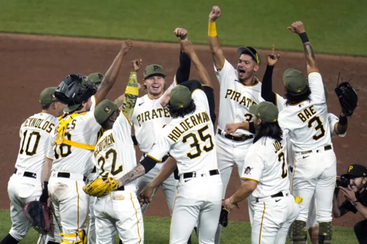 Hayes, Reynolds lead Pirates' 13-3 romp over Diamondbacks ace Gallen