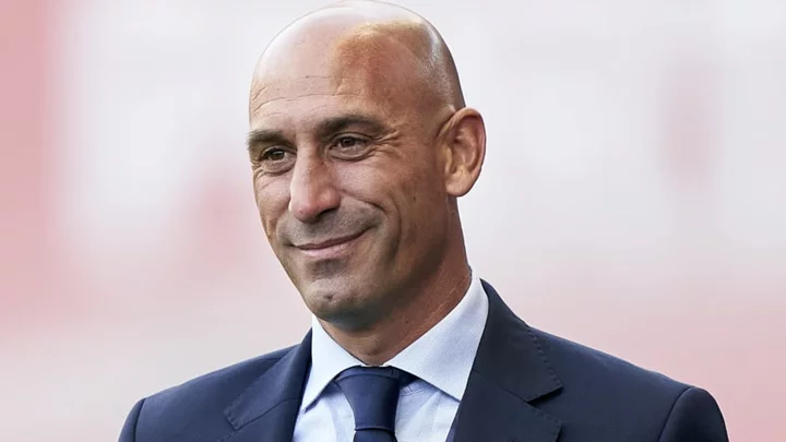 Luis Rubiales: Spain men's team criticise RFEF president for 'unacceptable behaviour'