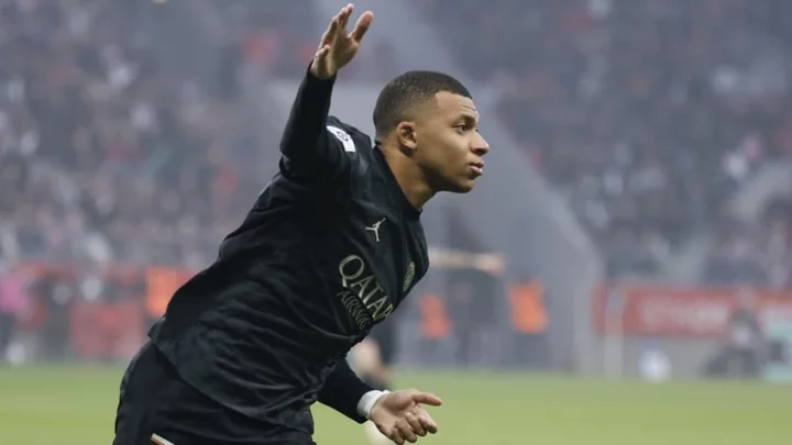 Kylian Mbappe gives icy response to question on summer transfer saga