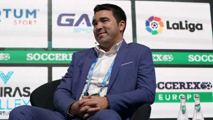 Deco officially joins Barcelona as new sporting director