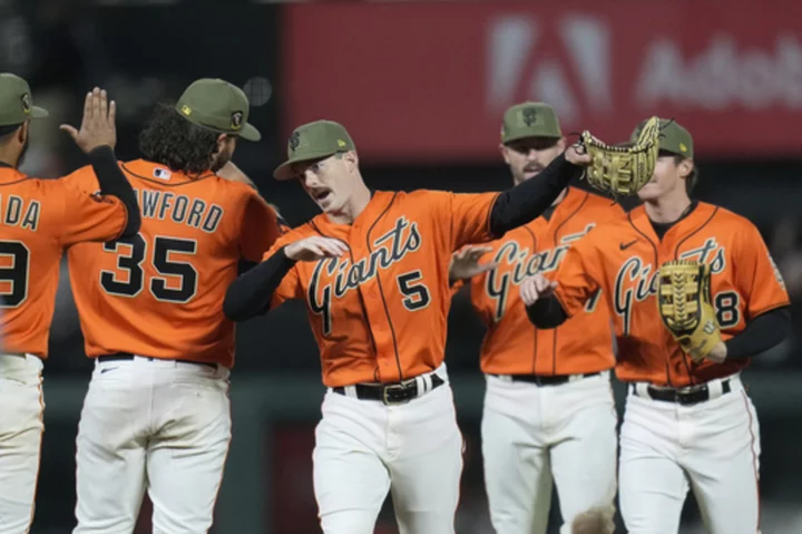 Giants rally against Alcantara in 6th, beat Marlins 4-3